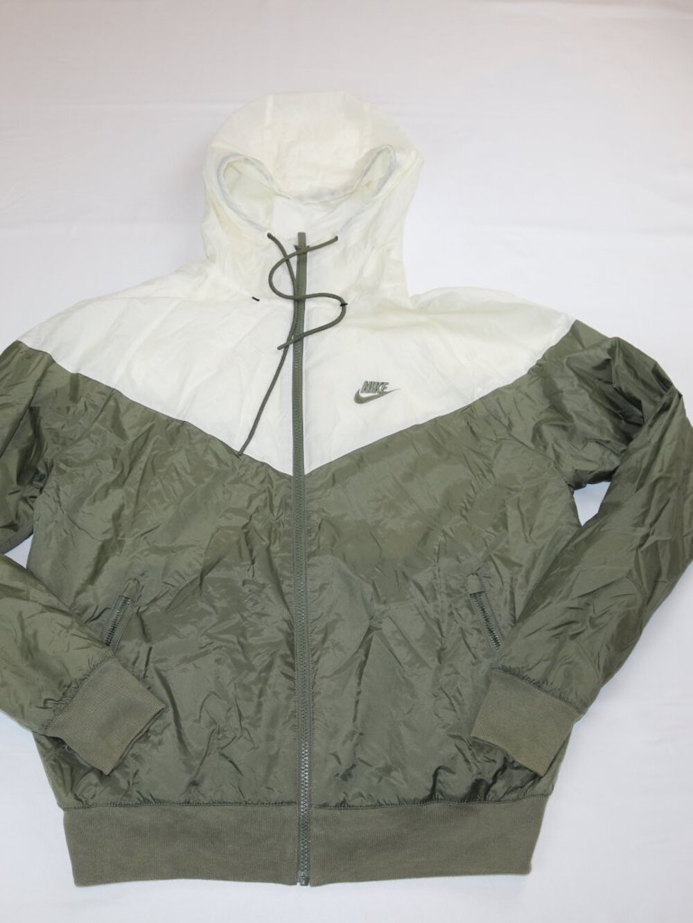 Nike Two-Tone Hooded Windbreaker Jacket - Olive Green & White
